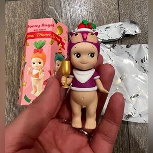 Brand NEW Sonny Angel Christmas dinner Series mini figure - owl